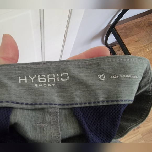 Izod Mens Shorts - Picture 3 of 3